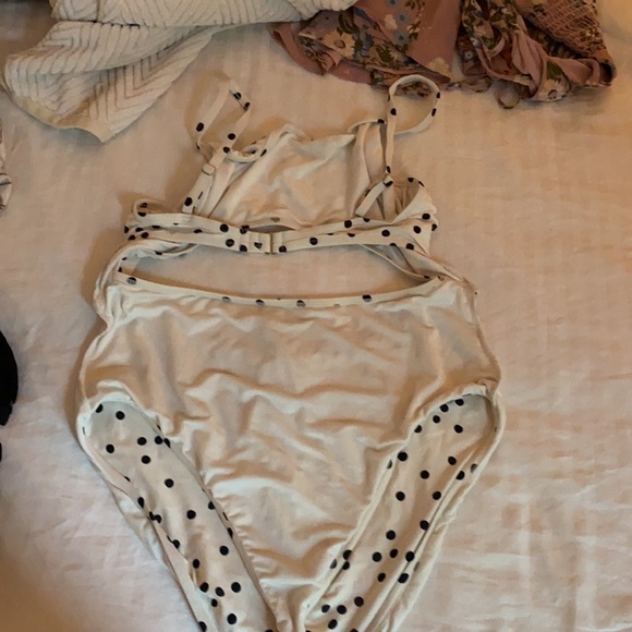 Madewell Second Wave Cutout One-Piece Swimsuit in Dot Toss - Picture 8 of 8